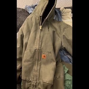 Used Carhartt size M coat